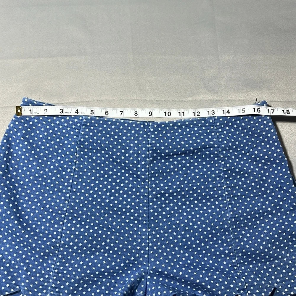 Womens shorts size L with stars and scalloped edge - Picture 5 of 9